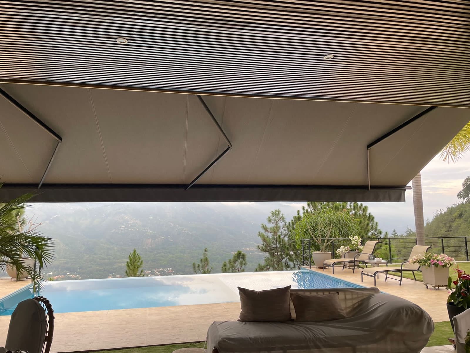 5 Formas efectivas de reducir el calor en tu terraza sin usar aire acondicionado